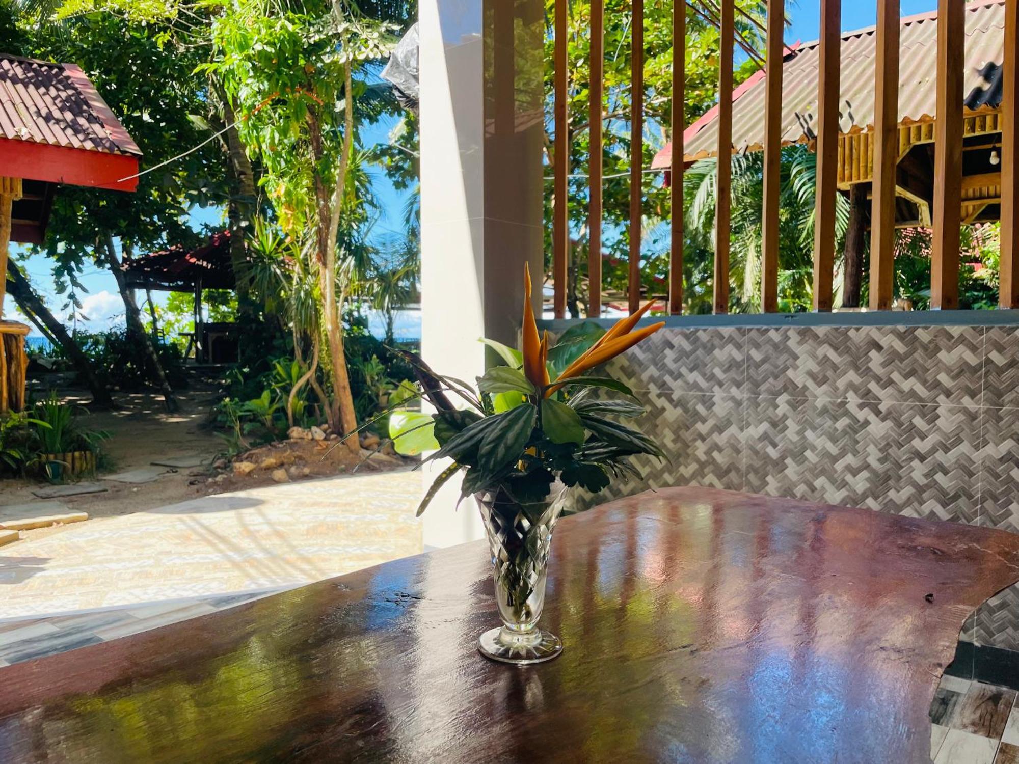 ไวต์ บีช ฟรอนต์ แอนด์ คอตเทจส์ ฮีนุกตัน รีสอร์ต อิน บูรูอังกา Villa Buruanga ภายนอก รูปภาพ