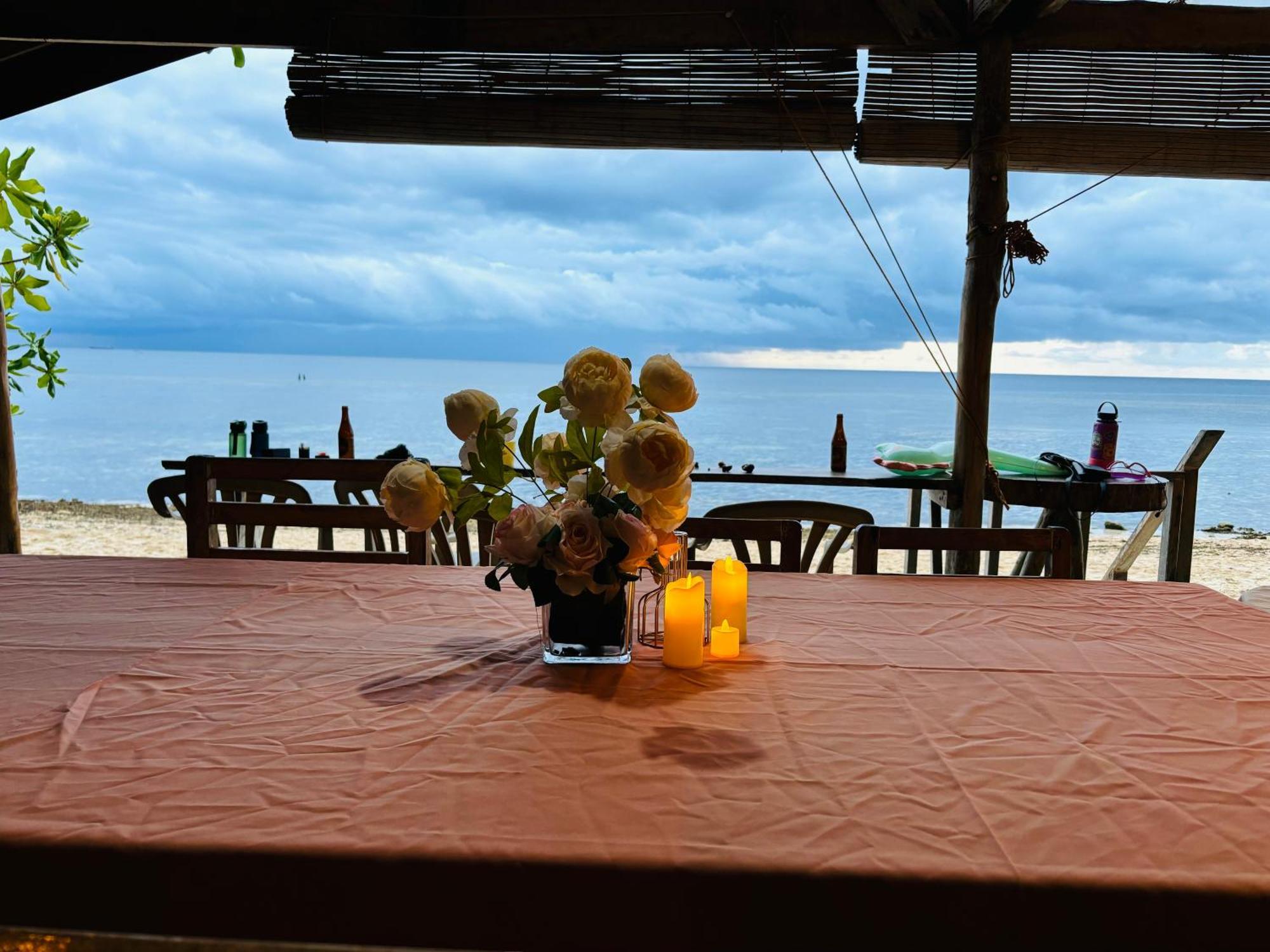 ไวต์ บีช ฟรอนต์ แอนด์ คอตเทจส์ ฮีนุกตัน รีสอร์ต อิน บูรูอังกา Villa Buruanga ภายนอก รูปภาพ