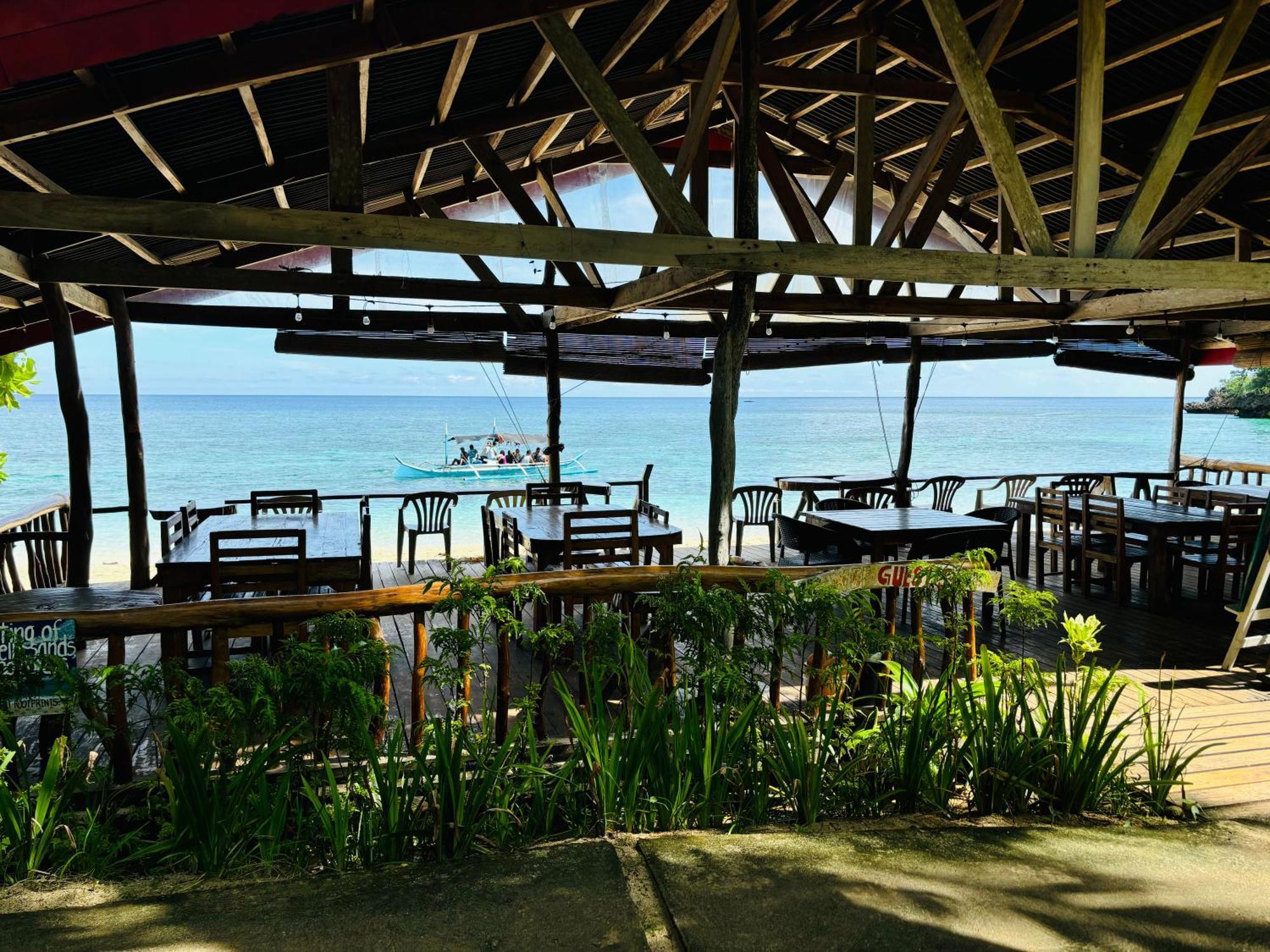 ไวต์ บีช ฟรอนต์ แอนด์ คอตเทจส์ ฮีนุกตัน รีสอร์ต อิน บูรูอังกา Villa Buruanga ภายนอก รูปภาพ