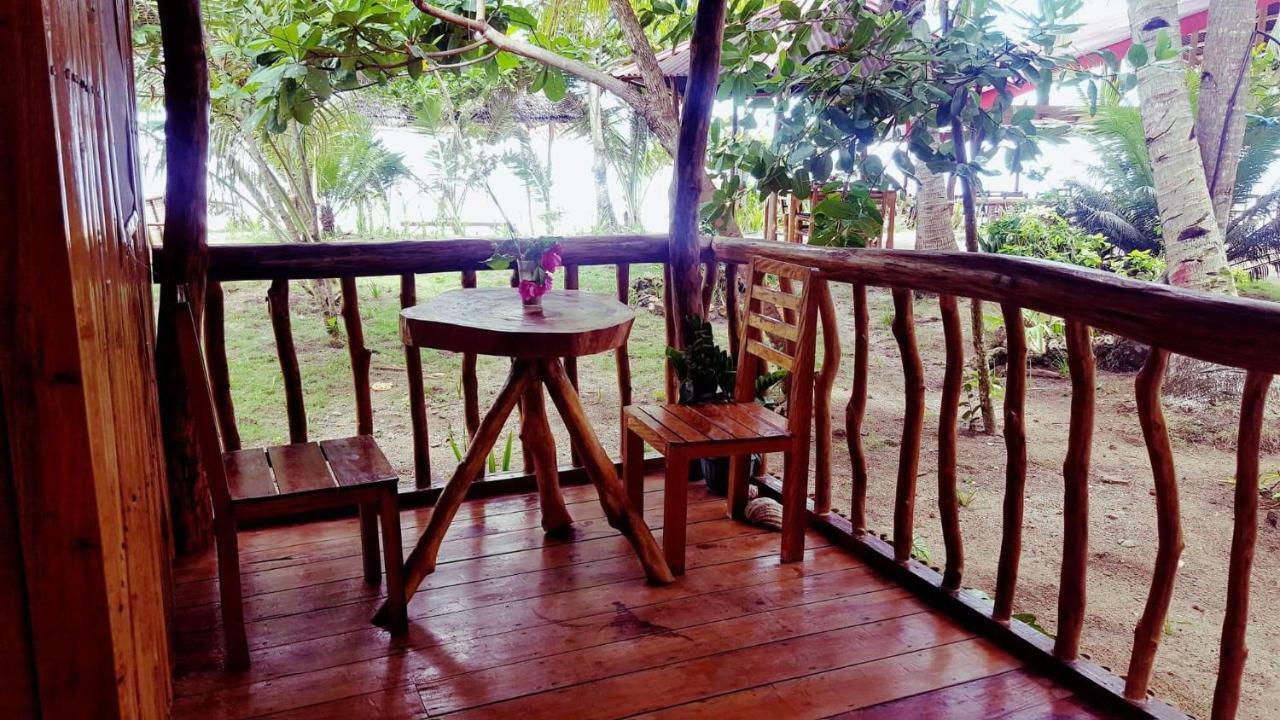ไวต์ บีช ฟรอนต์ แอนด์ คอตเทจส์ ฮีนุกตัน รีสอร์ต อิน บูรูอังกา Villa Buruanga ภายนอก รูปภาพ