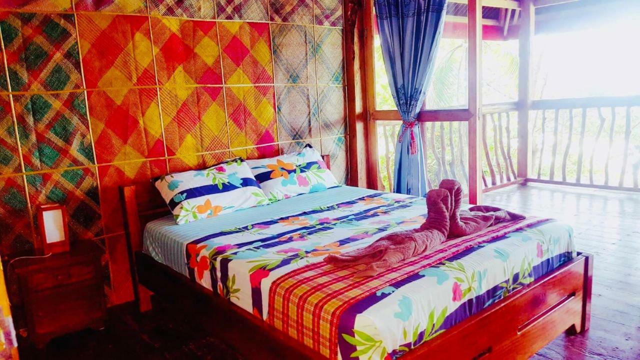 ไวต์ บีช ฟรอนต์ แอนด์ คอตเทจส์ ฮีนุกตัน รีสอร์ต อิน บูรูอังกา Villa Buruanga ภายนอก รูปภาพ
